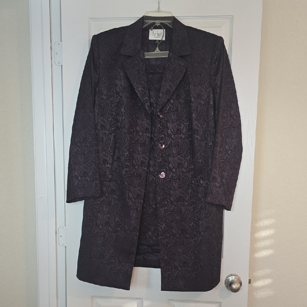 Le Suit Purple Paisley Blazer